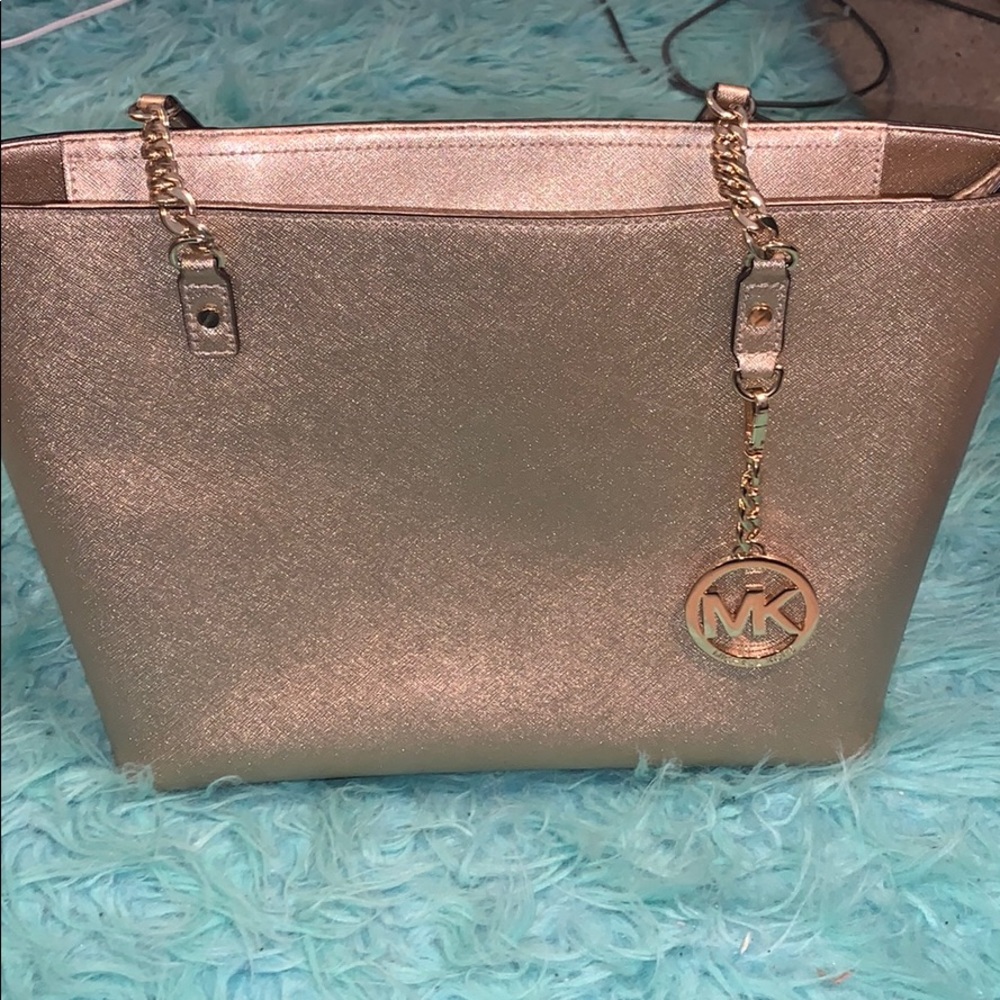 Michael kors jet set two handle tote
